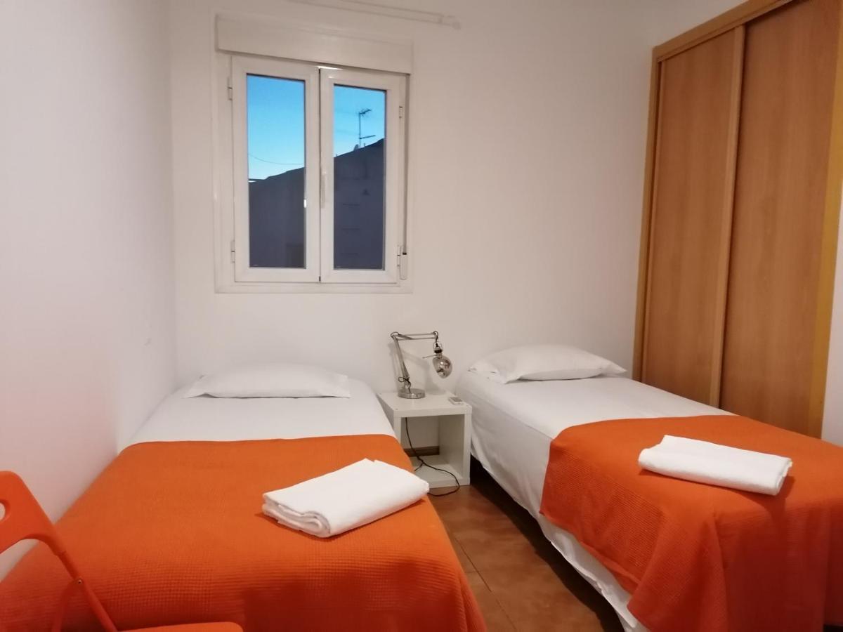 Apartamentos El Puente Madrid Extérieur photo