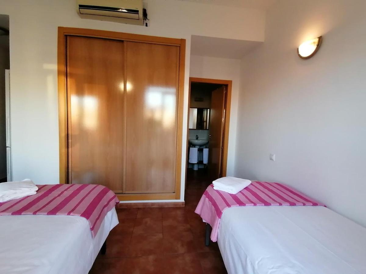 Apartamentos El Puente Madrid Extérieur photo