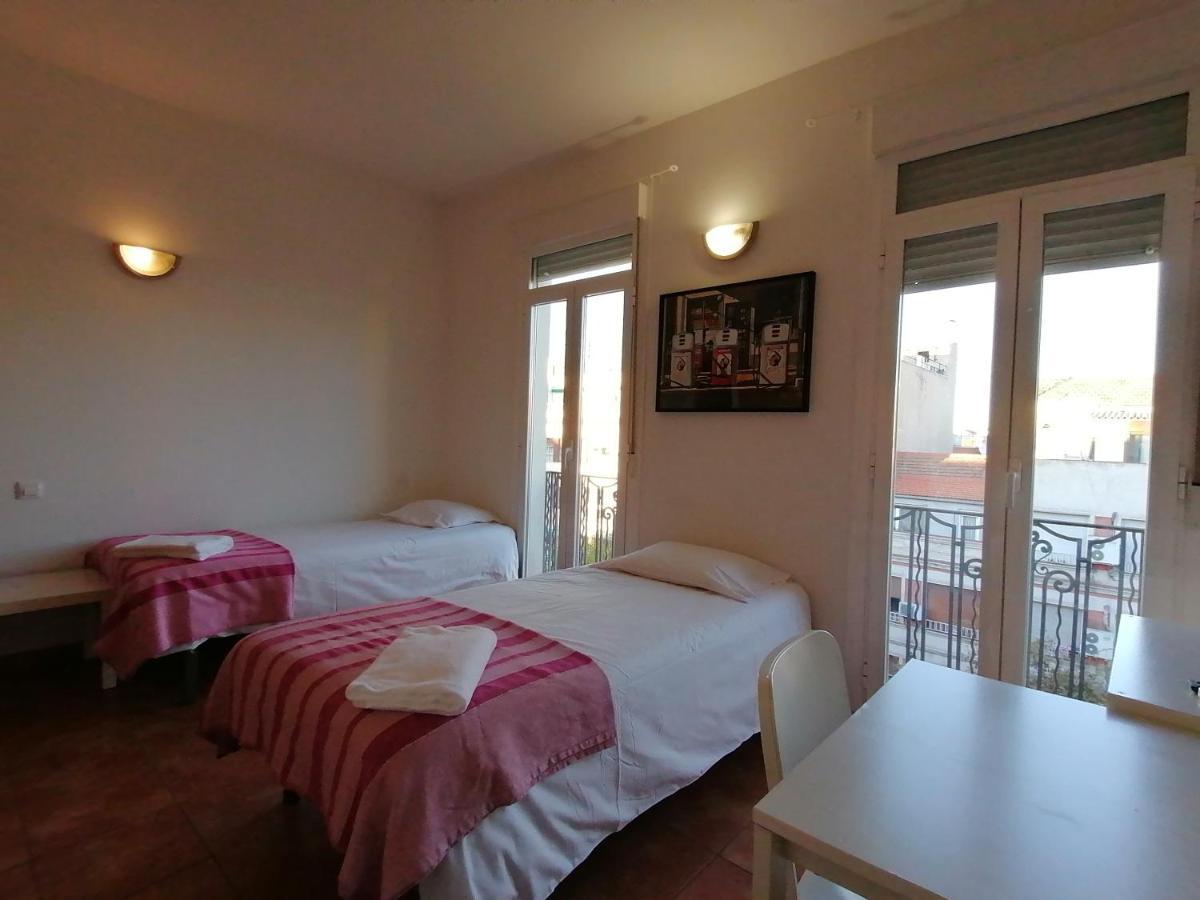 Apartamentos El Puente Madrid Extérieur photo