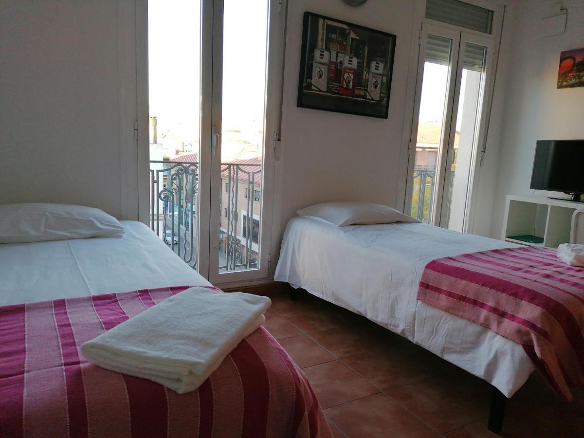 Apartamentos El Puente Madrid Extérieur photo