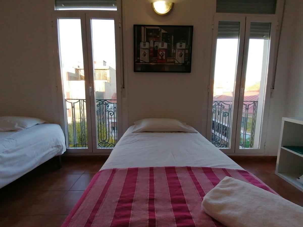 Apartamentos El Puente Madrid Extérieur photo