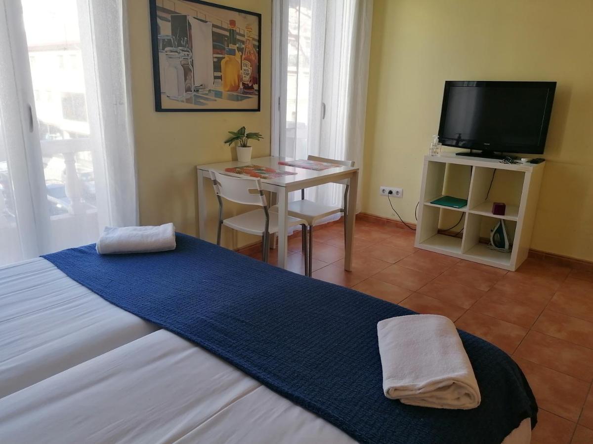 Apartamentos El Puente Madrid Extérieur photo