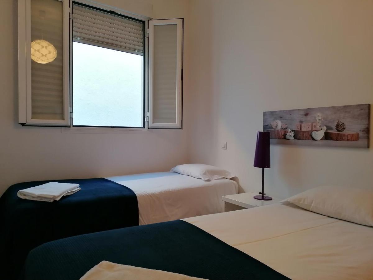 Apartamentos El Puente Madrid Extérieur photo