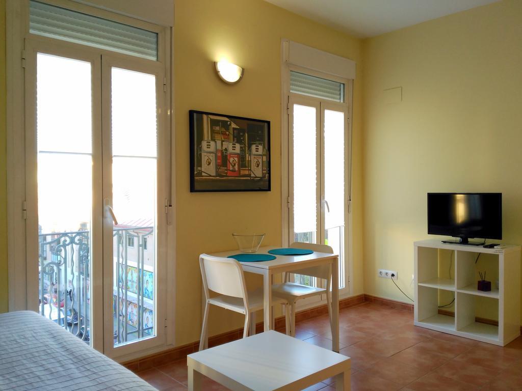 Apartamentos El Puente Madrid Chambre photo
