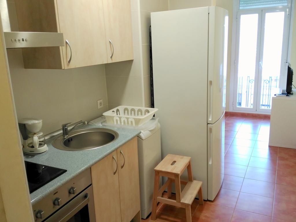 Apartamentos El Puente Madrid Chambre photo