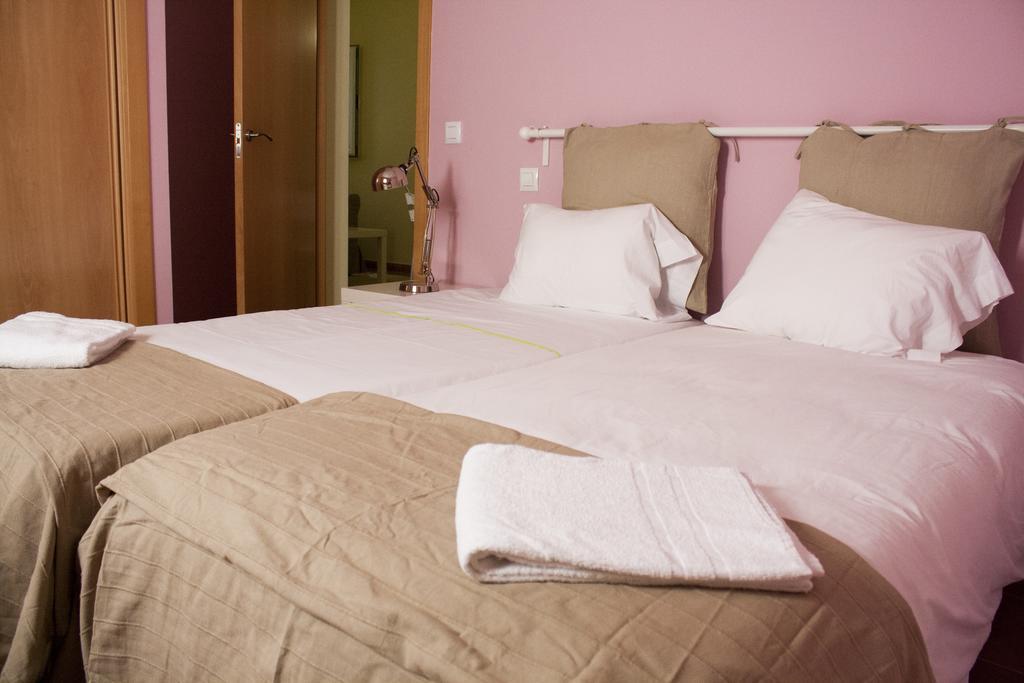 Apartamentos El Puente Madrid Chambre photo